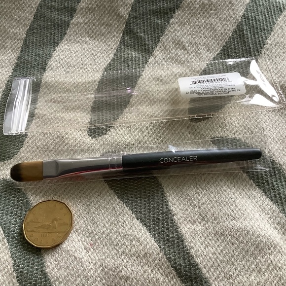 New Cover Fx Small concealer brush - Picture 2 of 3
